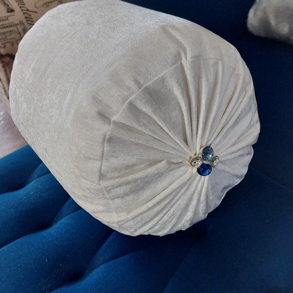 DIY White Fabric Royal Blue Beads Tufted Bling Bling Buttons Round Pillow Decor - Picture 6 of 7